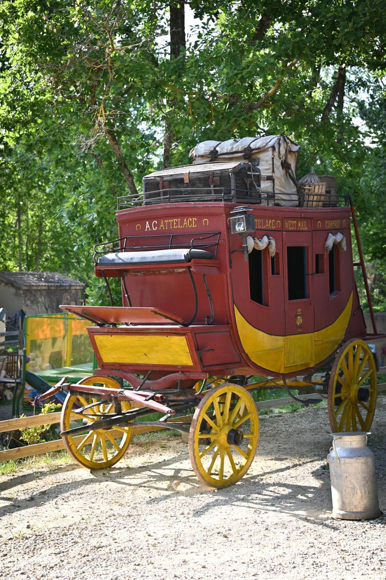 Camping Le Colorado Rustrel Exteriör bild