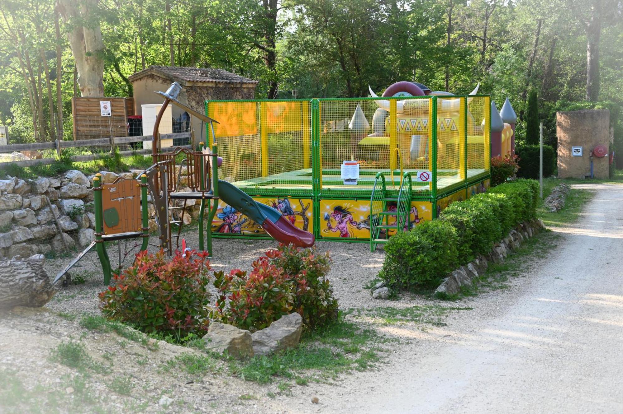 Camping Le Colorado Rustrel Exteriör bild