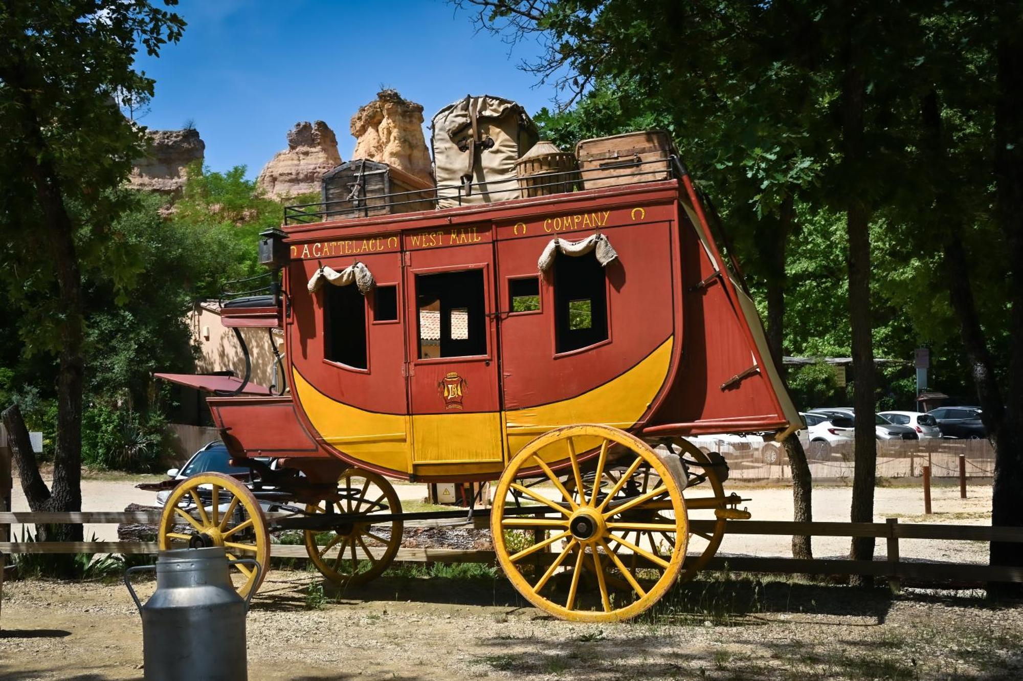 Camping Le Colorado Rustrel Exteriör bild
