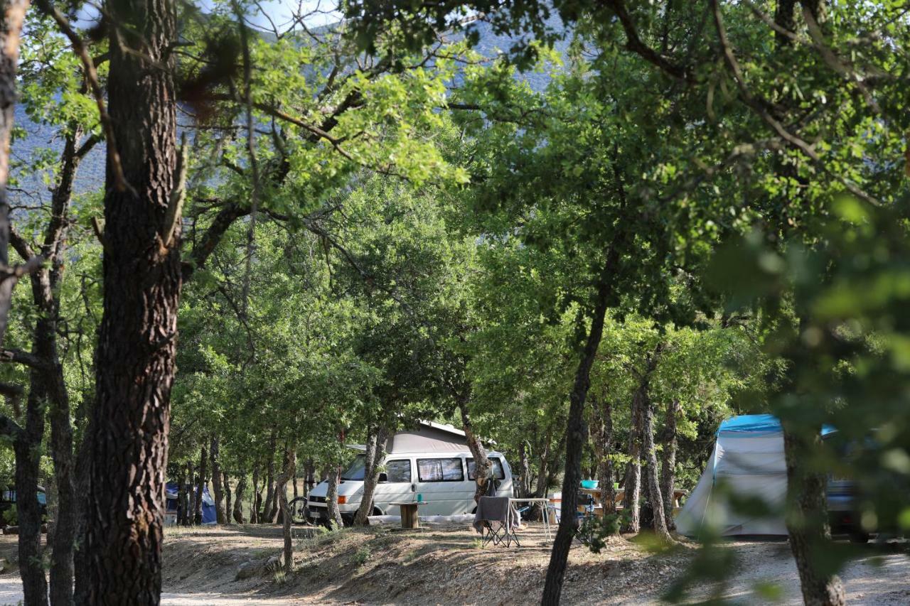 Camping Le Colorado Rustrel Exteriör bild